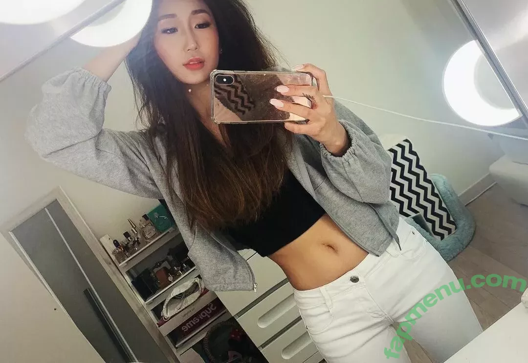 Jinnnyk nude photo #0012 (Jinnnyk)