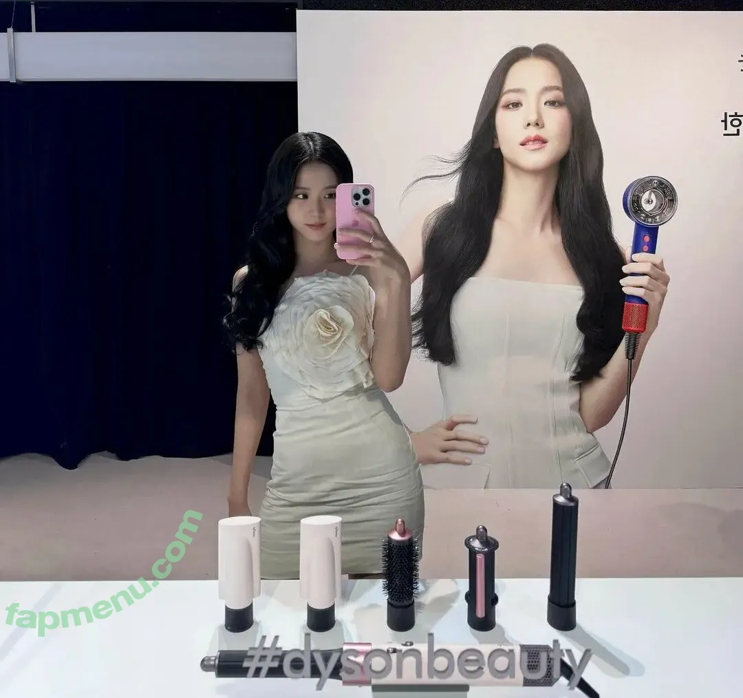 Jisoo nude photo #0539 (BLACKPINK / qenshizu / sooyaaa__)