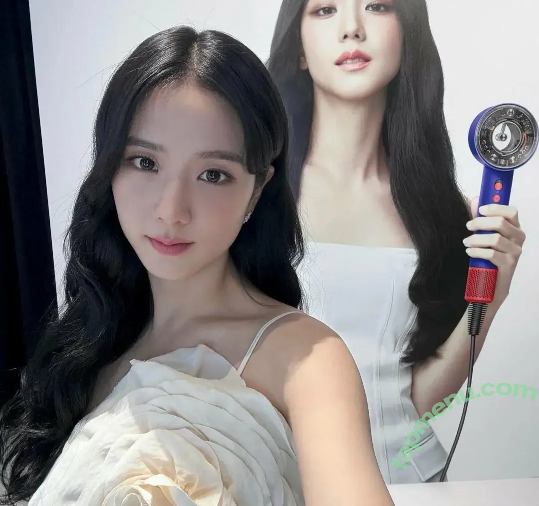 Jisoo nude photo #0540 (BLACKPINK / qenshizu / sooyaaa__)