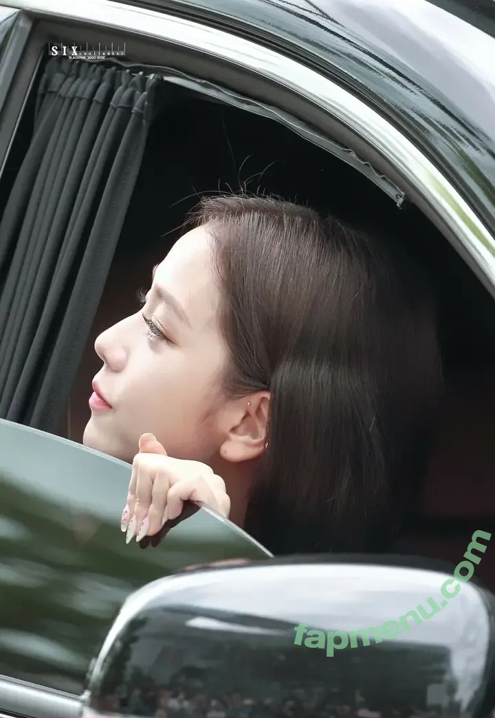 Jisoo nude photo #0556 (BLACKPINK / qenshizu / sooyaaa__)