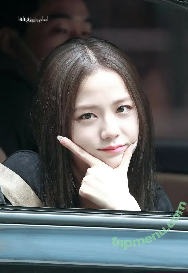 Jisoo nude photo #0557 (BLACKPINK / qenshizu / sooyaaa__)