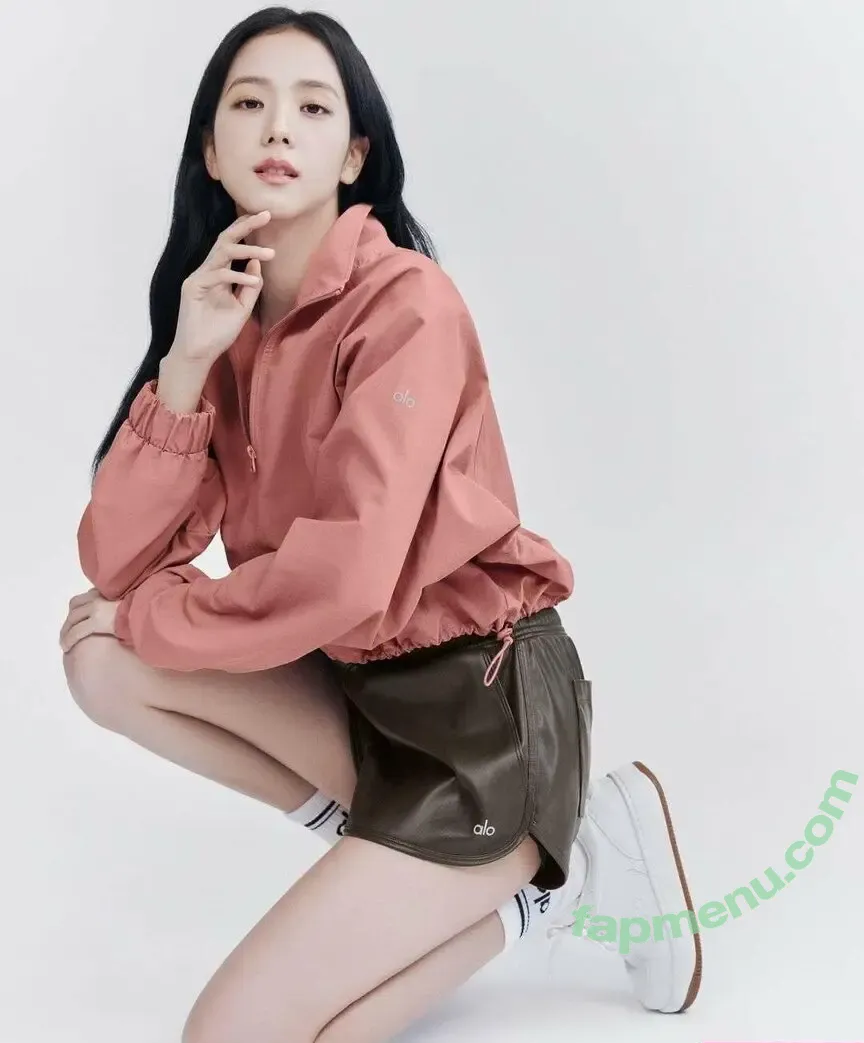 Jisoo nude photo #0580 (BLACKPINK / qenshizu / sooyaaa__)