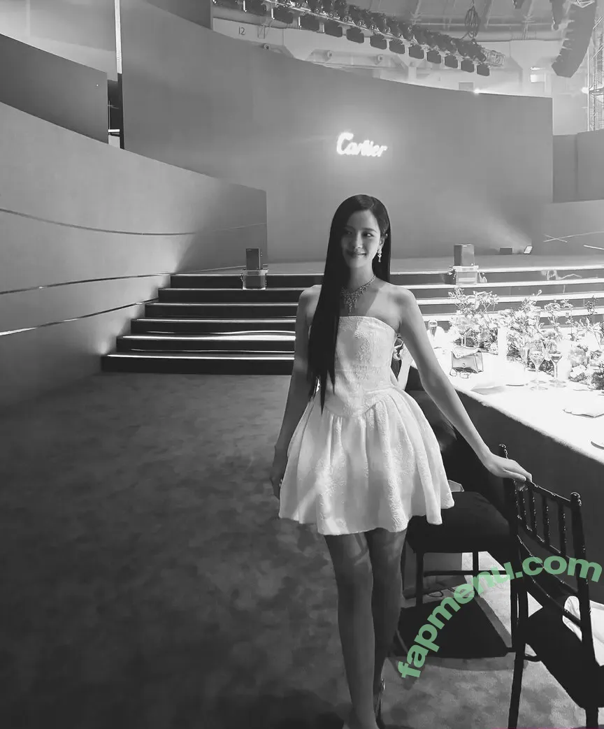 Jisoo nude photo #0609 (BLACKPINK / qenshizu / sooyaaa__)