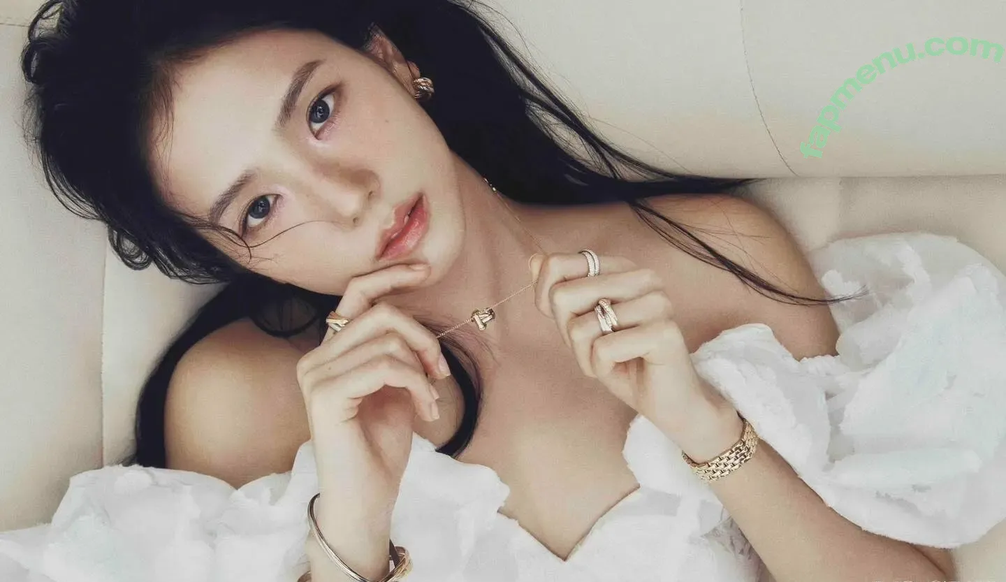 Jisoo nude photo #0614 (BLACKPINK / qenshizu / sooyaaa__)