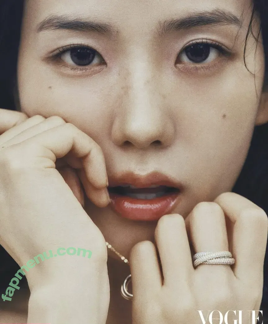 Jisoo nude photo #0617 (BLACKPINK / qenshizu / sooyaaa__)