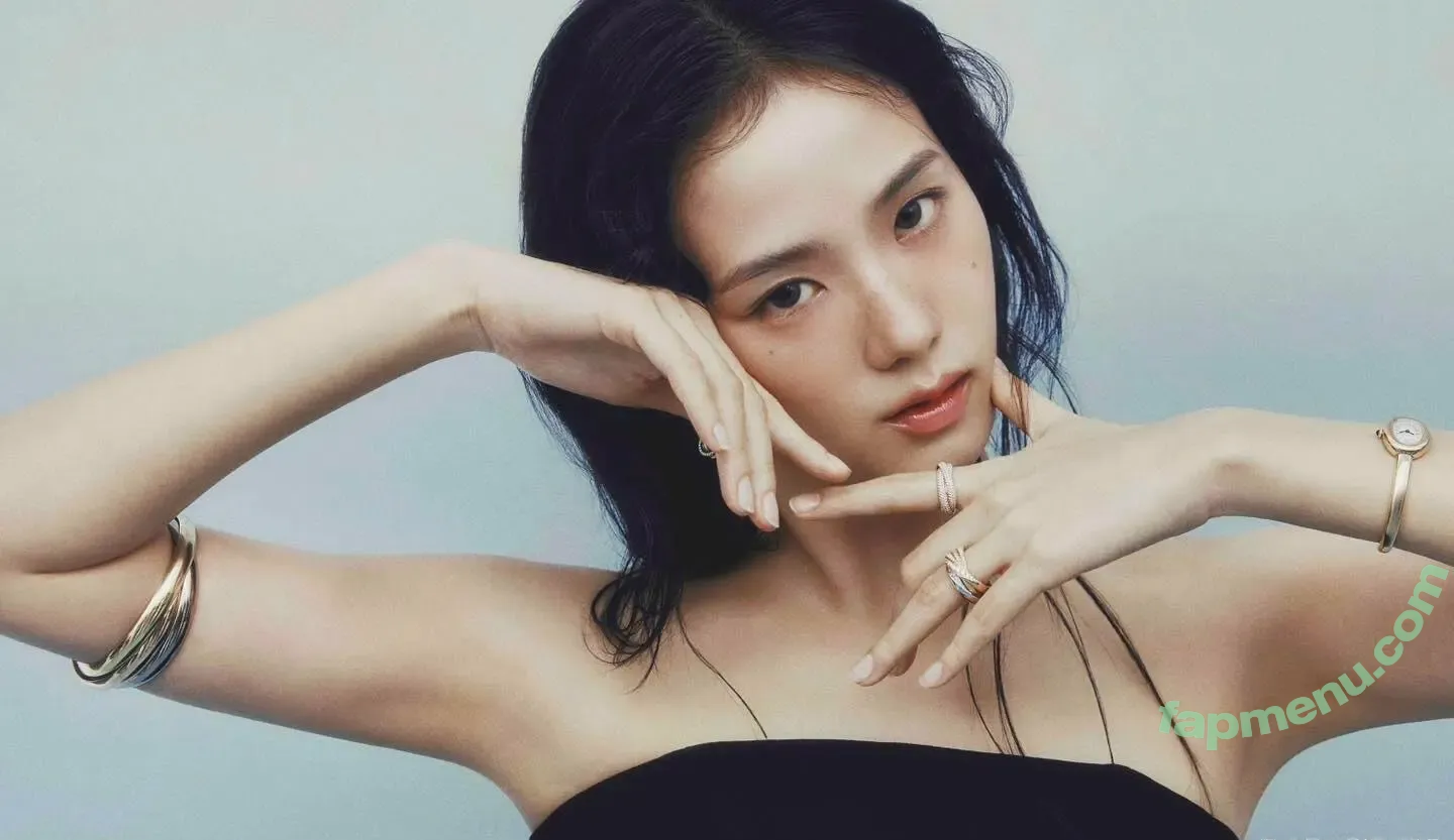 Jisoo nude photo #0622 (BLACKPINK / qenshizu / sooyaaa__)