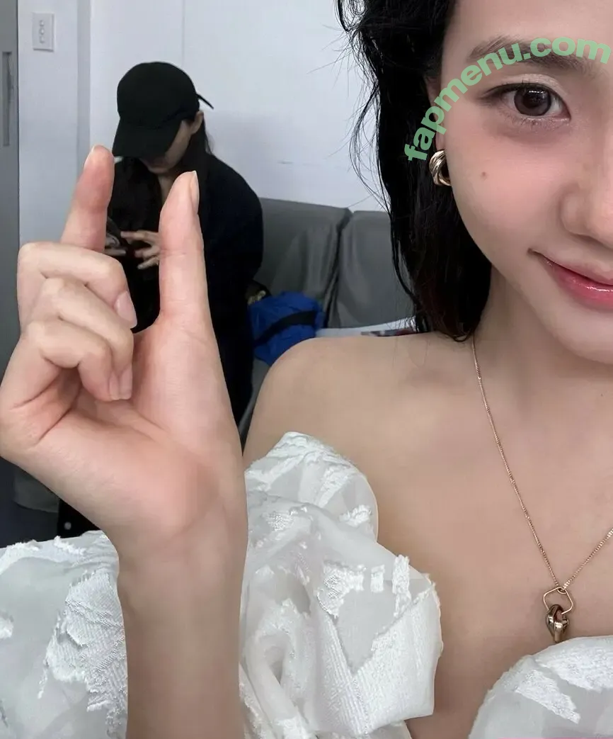 Jisoo nude photo #0636 (BLACKPINK / qenshizu / sooyaaa__)