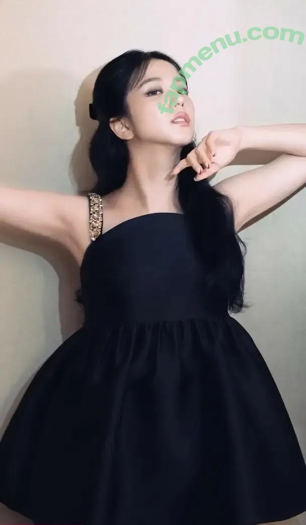 Jisoo nude photo #0668 (BLACKPINK / qenshizu / sooyaaa__)