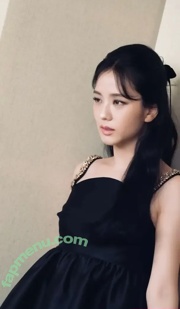 Jisoo nude photo #0669 (BLACKPINK / qenshizu / sooyaaa__)