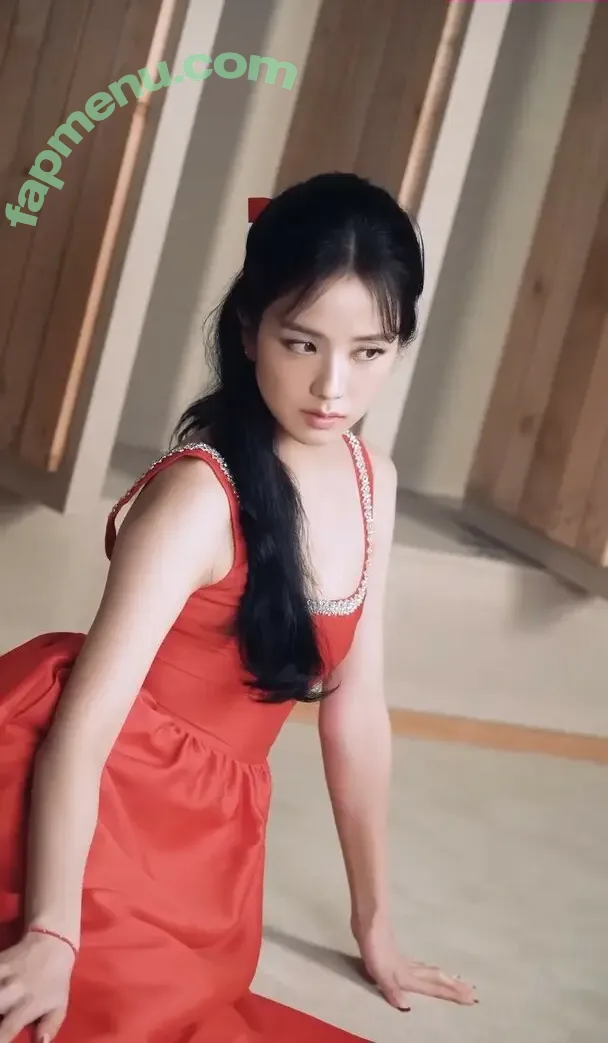 Jisoo nude photo #0673 (BLACKPINK / qenshizu / sooyaaa__)