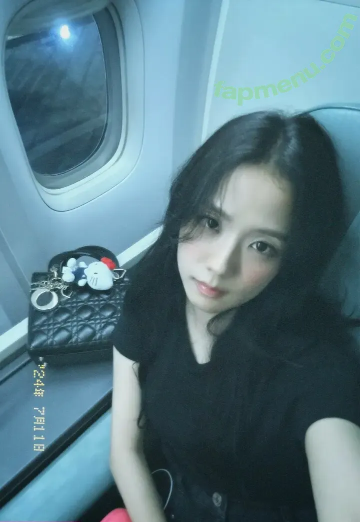 Jisoo nude photo #0689 (BLACKPINK / qenshizu / sooyaaa__)
