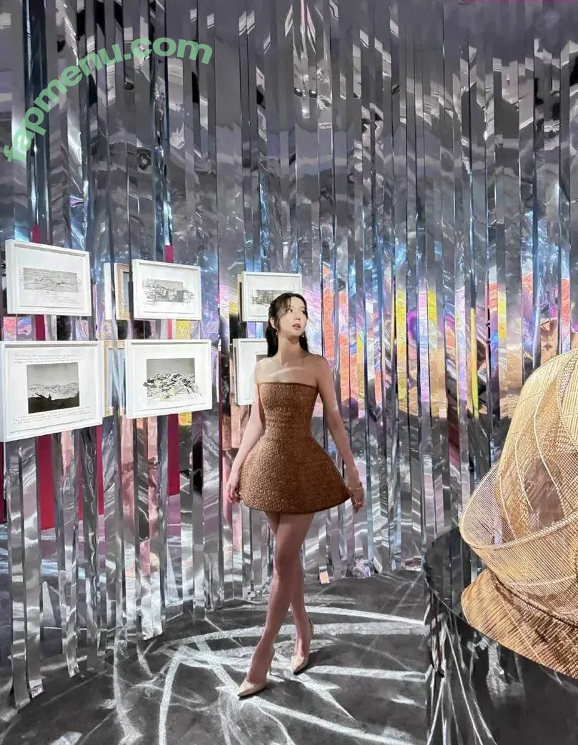 Jisoo nude photo #0701 (BLACKPINK / qenshizu / sooyaaa__)