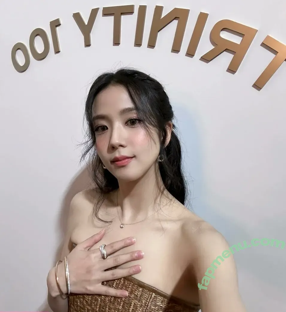 Jisoo nude photo #0702 (BLACKPINK / qenshizu / sooyaaa__)