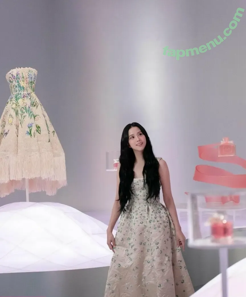 Jisoo nude photo #0712 (BLACKPINK / qenshizu / sooyaaa__)