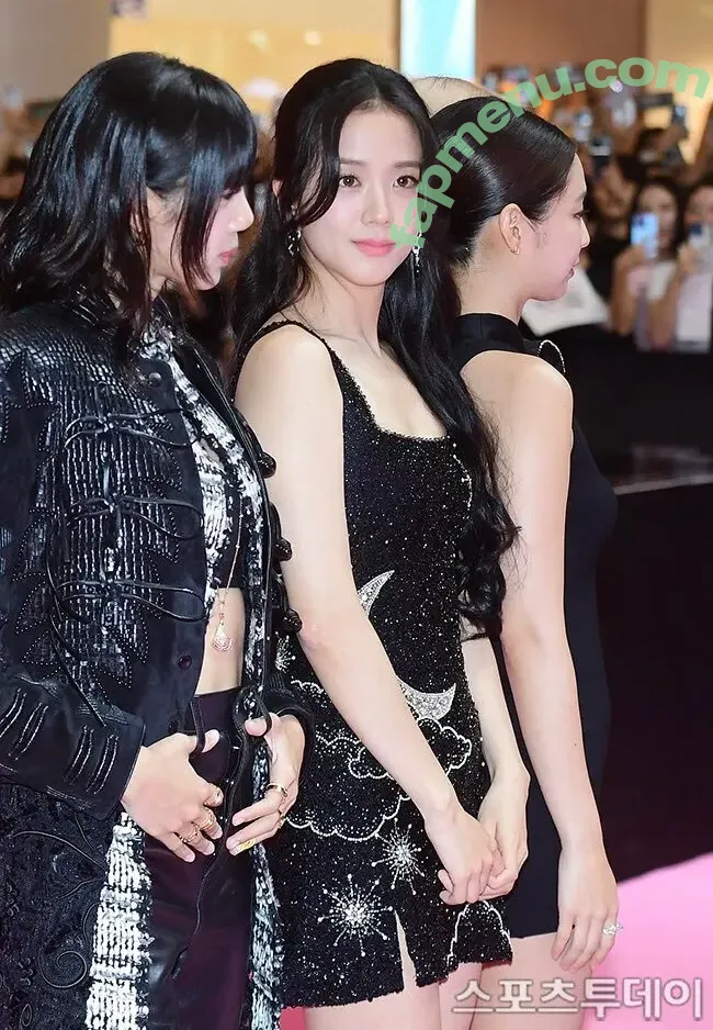 Jisoo nude photo #0721 (BLACKPINK / qenshizu / sooyaaa__)