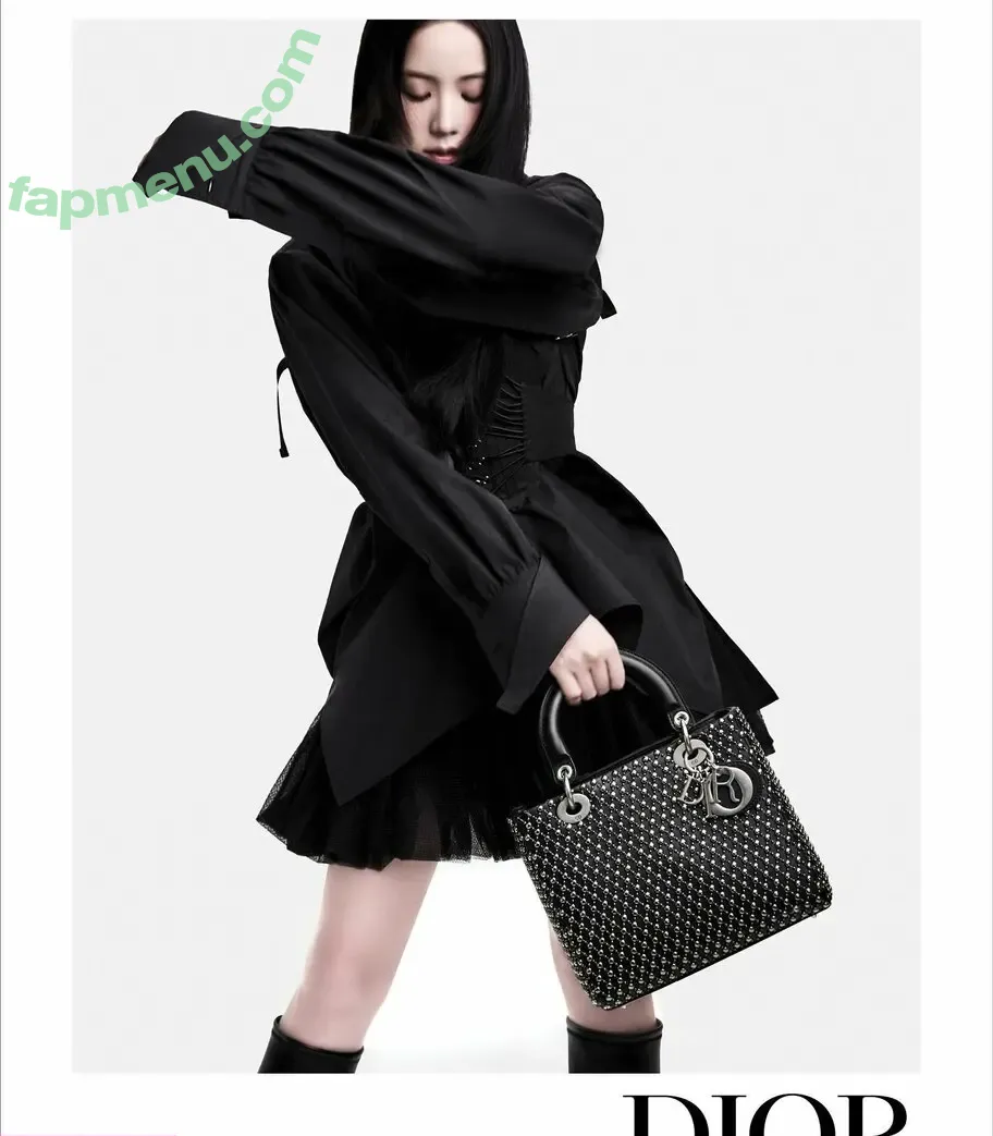 Jisoo nude photo #0752 (BLACKPINK / qenshizu / sooyaaa__)