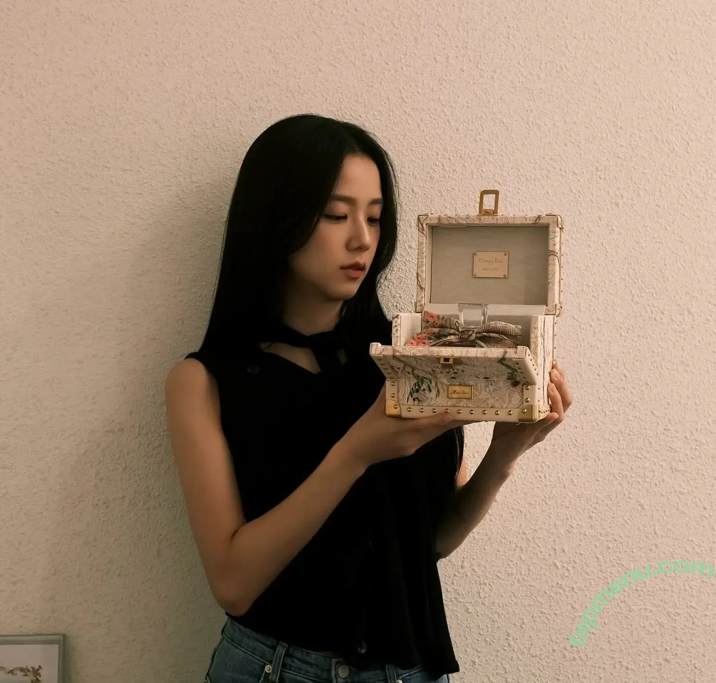 Jisoo nude photo #0761 (BLACKPINK / qenshizu / sooyaaa__)