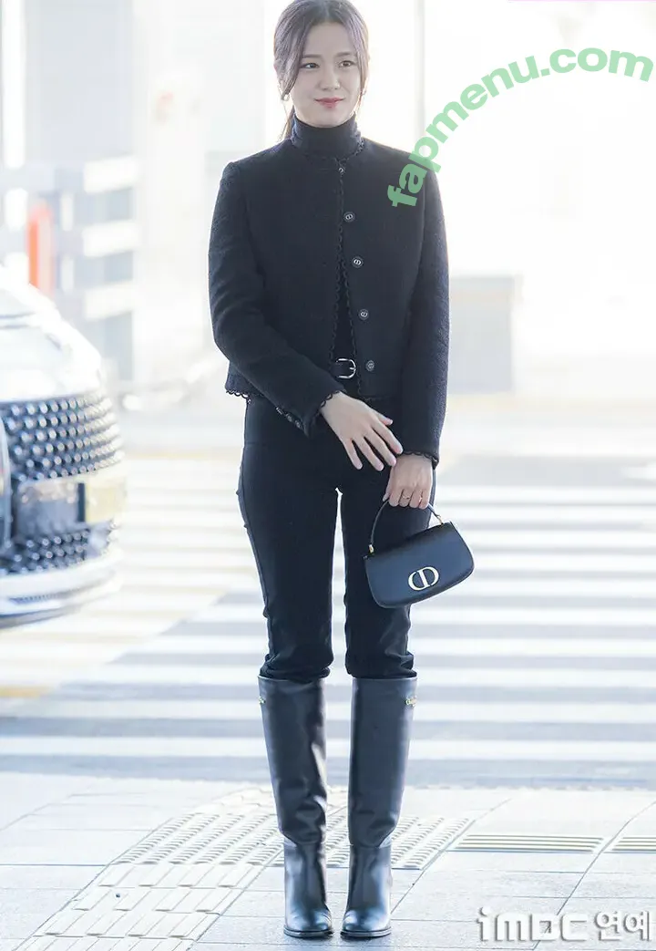 Jisoo nude photo #0772 (BLACKPINK / qenshizu / sooyaaa__)