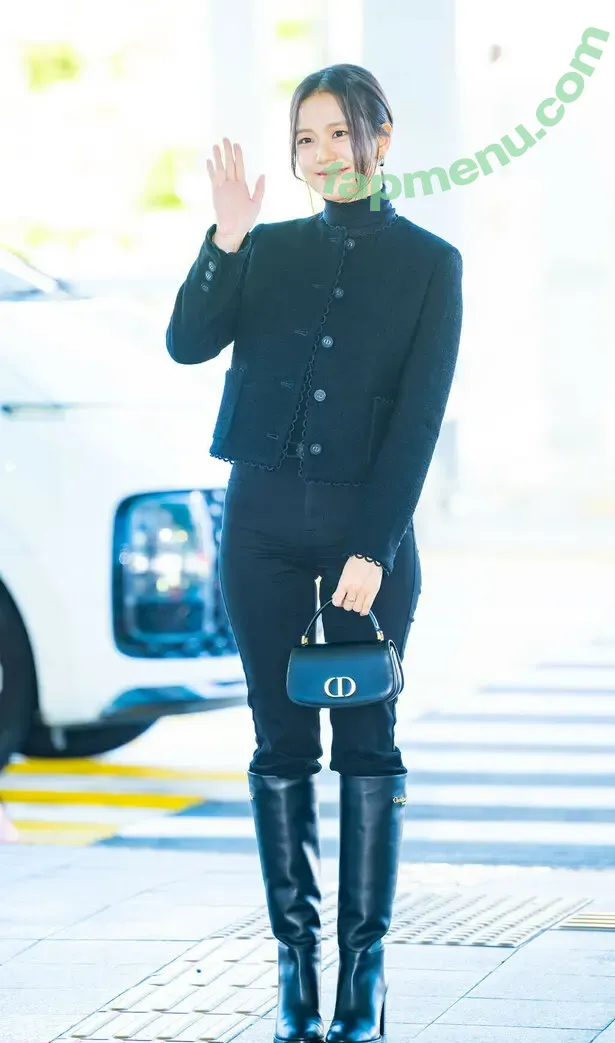 Jisoo nude photo #0775 (BLACKPINK / qenshizu / sooyaaa__)