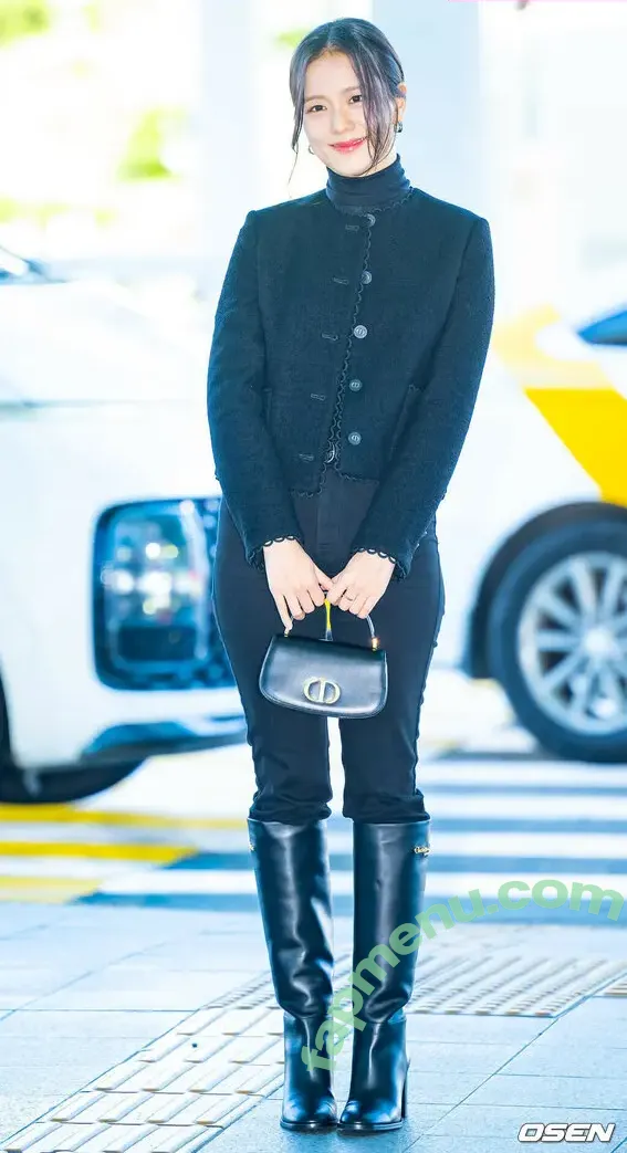 Jisoo nude photo #0778 (BLACKPINK / qenshizu / sooyaaa__)