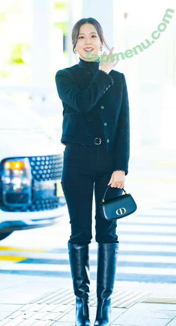 Jisoo nude photo #0781 (BLACKPINK / qenshizu / sooyaaa__)