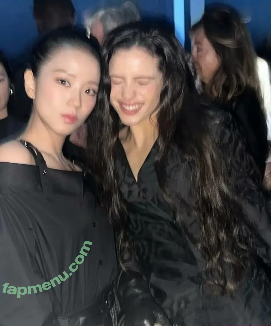 Jisoo nude photo #0798 (BLACKPINK / qenshizu / sooyaaa__)