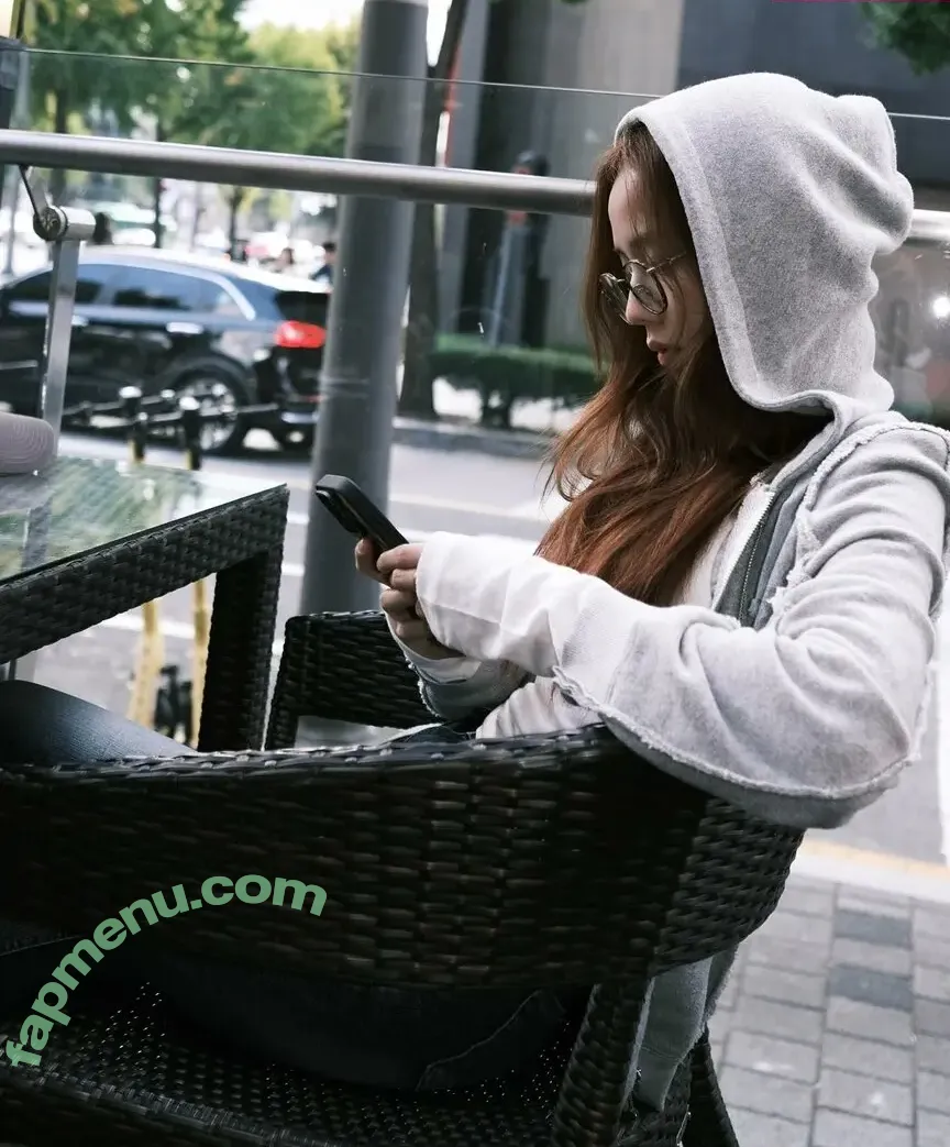 Jisoo nude photo #0819 (BLACKPINK / qenshizu / sooyaaa__)