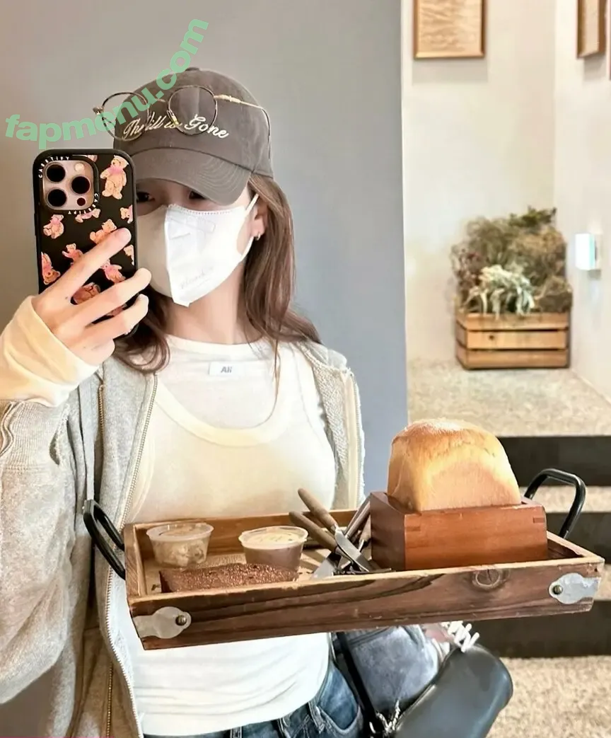 Jisoo nude photo #0822 (BLACKPINK / qenshizu / sooyaaa__)