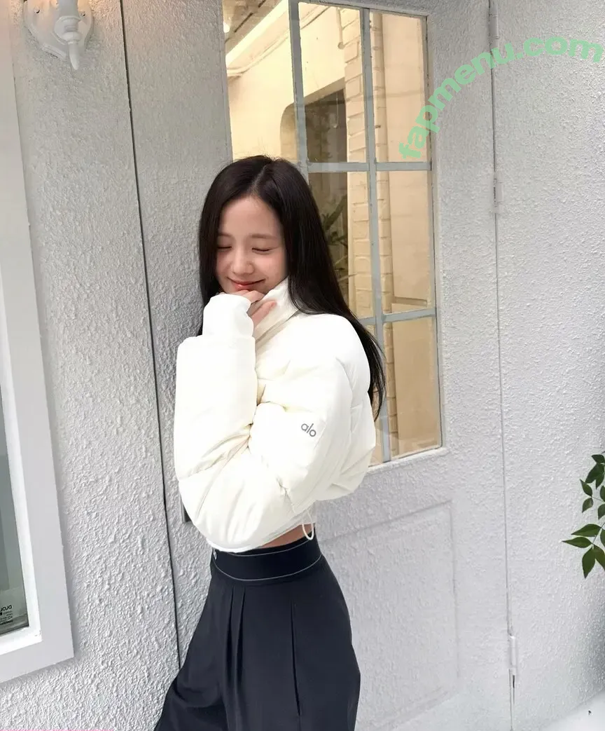 Jisoo nude photo #0854 (BLACKPINK / qenshizu / sooyaaa__)