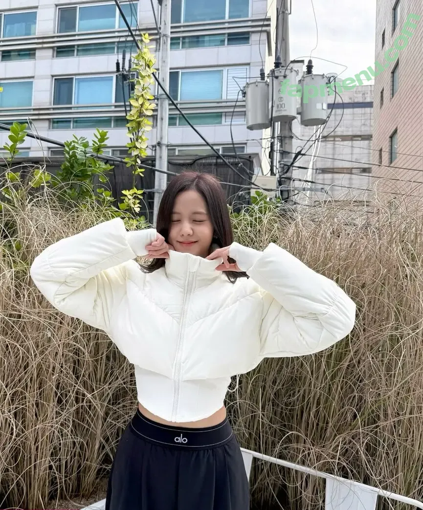 Jisoo nude photo #0855 (BLACKPINK / qenshizu / sooyaaa__)