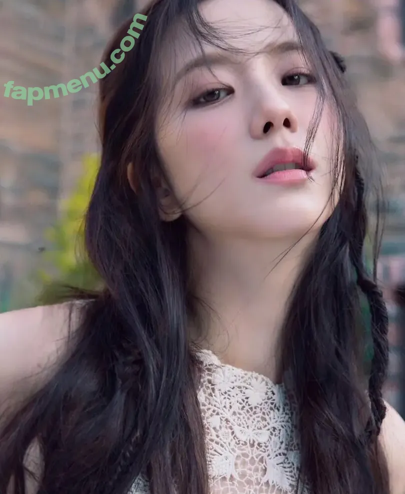 Jisoo nude photo #0859 (BLACKPINK / qenshizu / sooyaaa__)