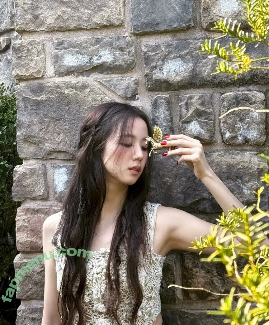 Jisoo nude photo #0864 (BLACKPINK / qenshizu / sooyaaa__)
