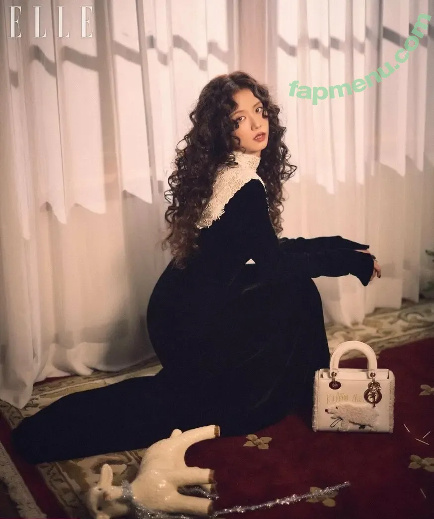 Jisoo nude photo #0875 (BLACKPINK / qenshizu / sooyaaa__)