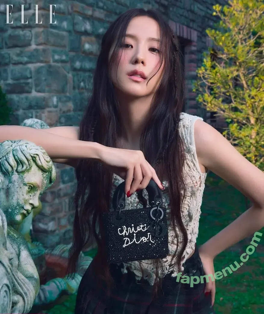 Jisoo nude photo #0877 (BLACKPINK / qenshizu / sooyaaa__)
