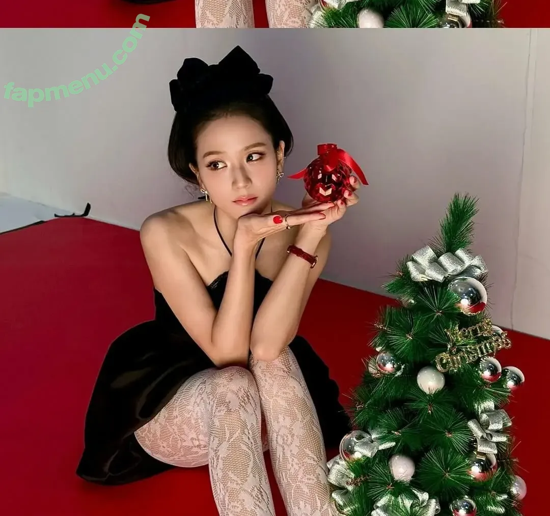 Jisoo nude photo #0904 (BLACKPINK / qenshizu / sooyaaa__)