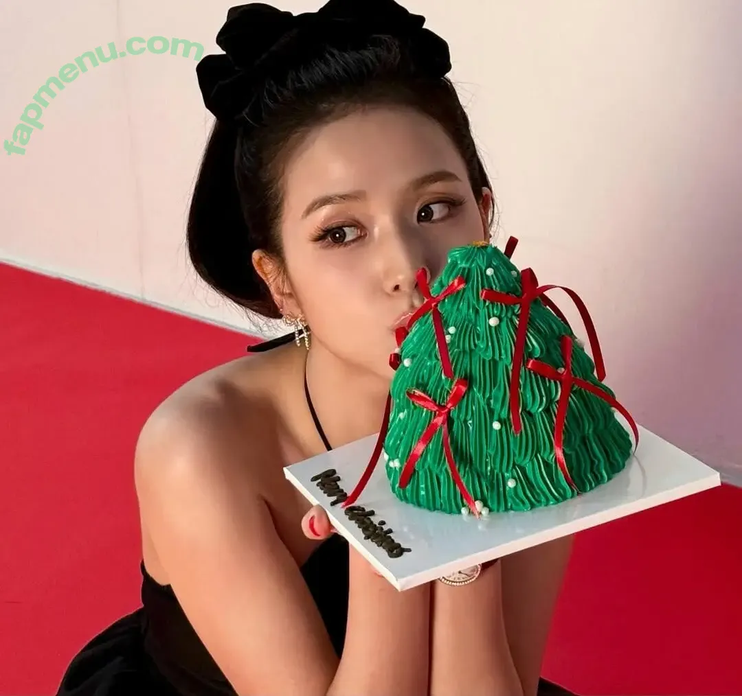 Jisoo nude photo #0911 (BLACKPINK / qenshizu / sooyaaa__)