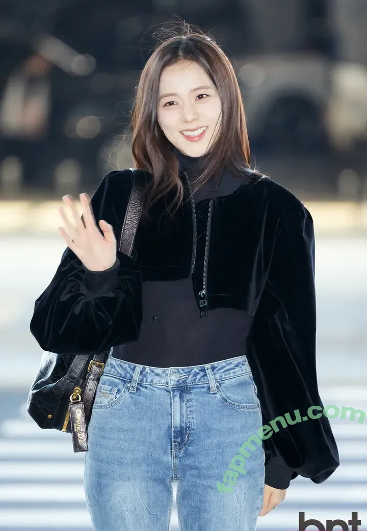 Jisoo nude photo #0940 (BLACKPINK / qenshizu / sooyaaa__)