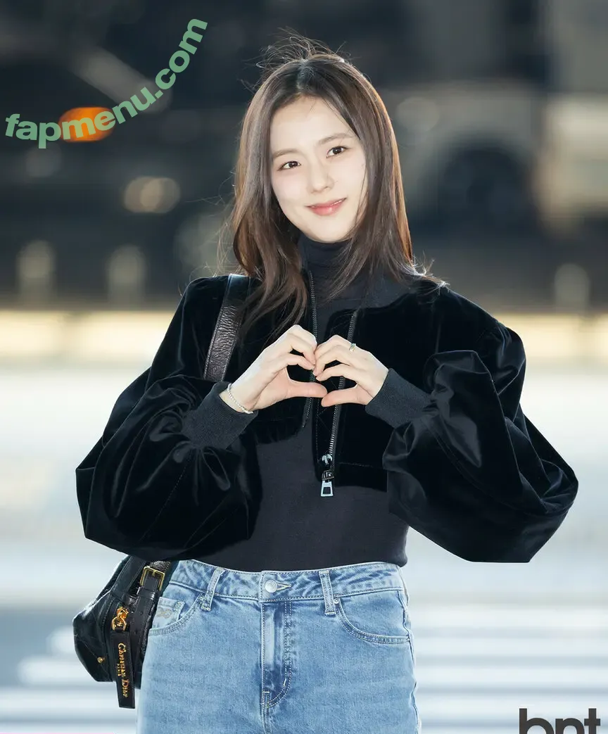 Jisoo nude photo #0941 (BLACKPINK / qenshizu / sooyaaa__)