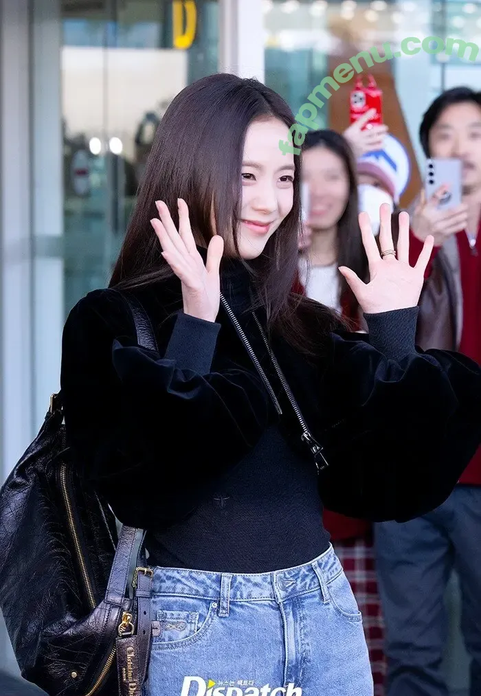 Jisoo nude photo #0948 (BLACKPINK / qenshizu / sooyaaa__)