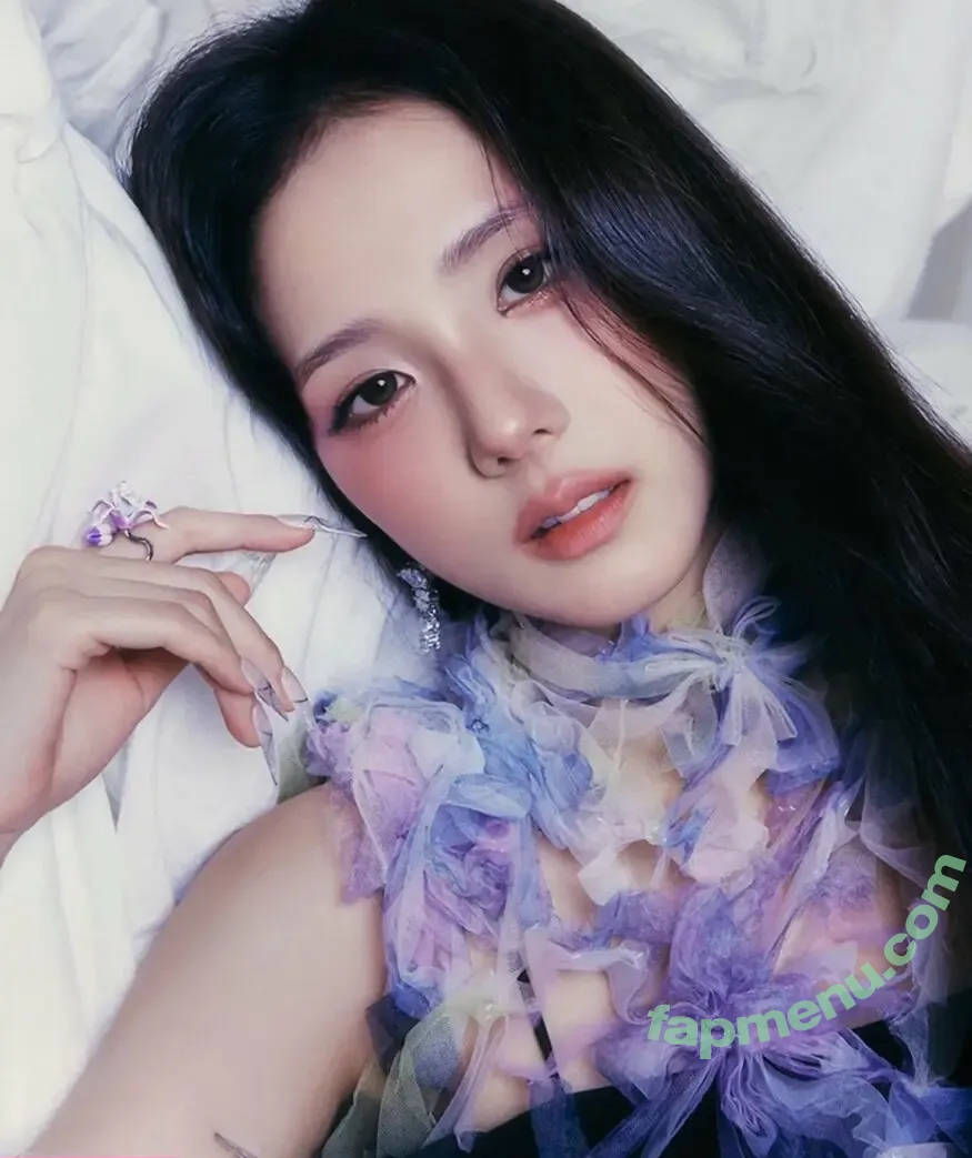 Jisoo nude photo #0971 (BLACKPINK / qenshizu / sooyaaa__)