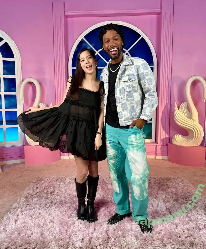 Jisoo nude photo #0979 (BLACKPINK / qenshizu / sooyaaa__)