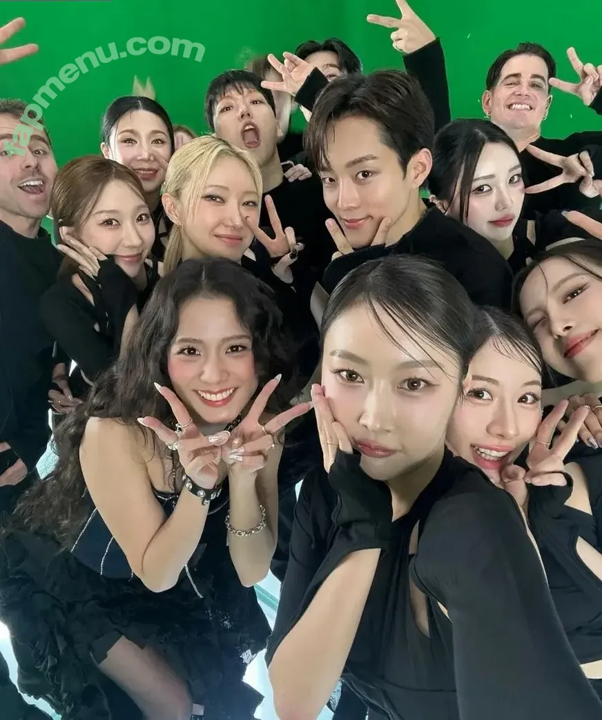 Jisoo nude photo #0982 (BLACKPINK / qenshizu / sooyaaa__)