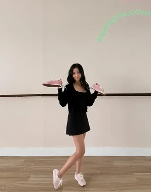 Jisoo / BLACKPINK / qenshizu / sooyaaa__ nude photo #1872