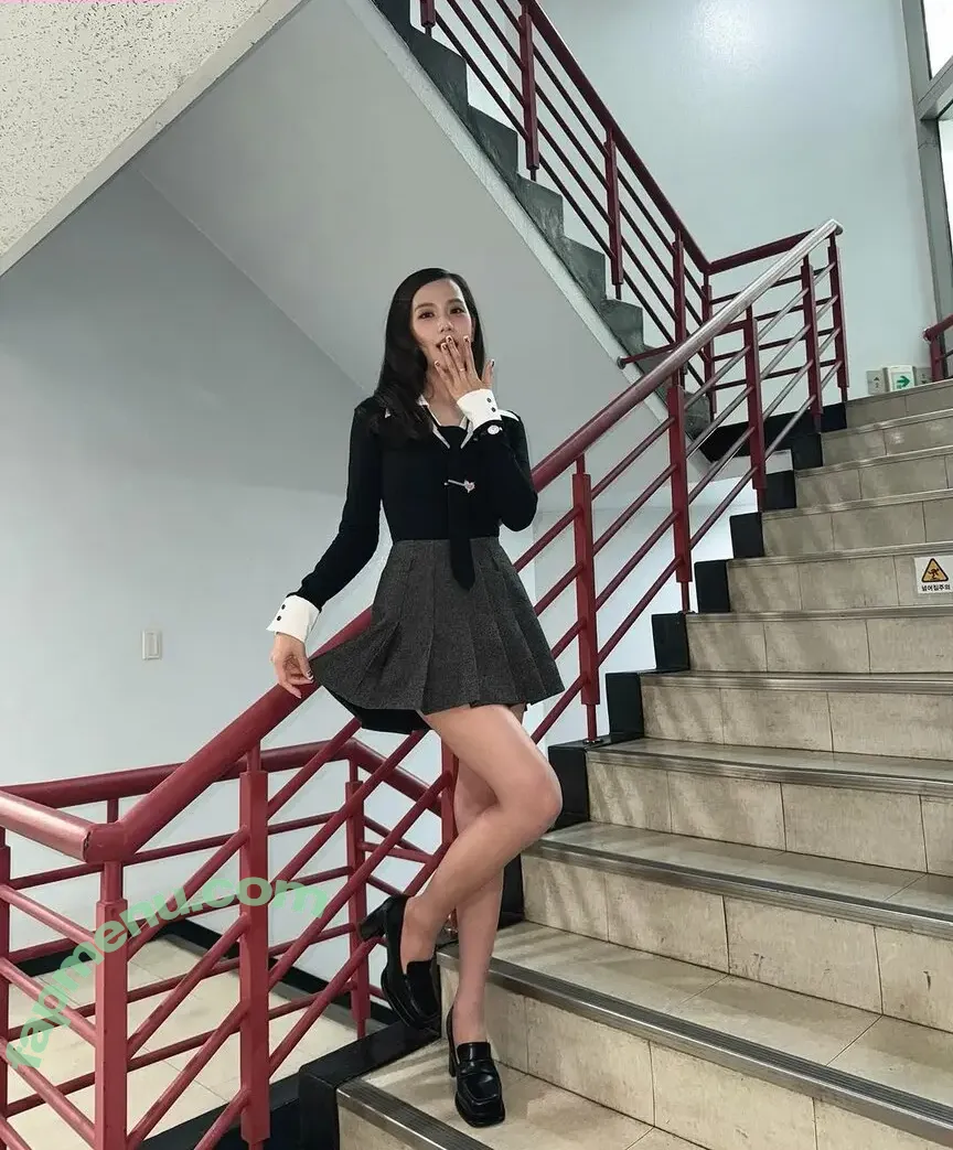 Jisoo nude photo #1070 (BLACKPINK / qenshizu / sooyaaa__)