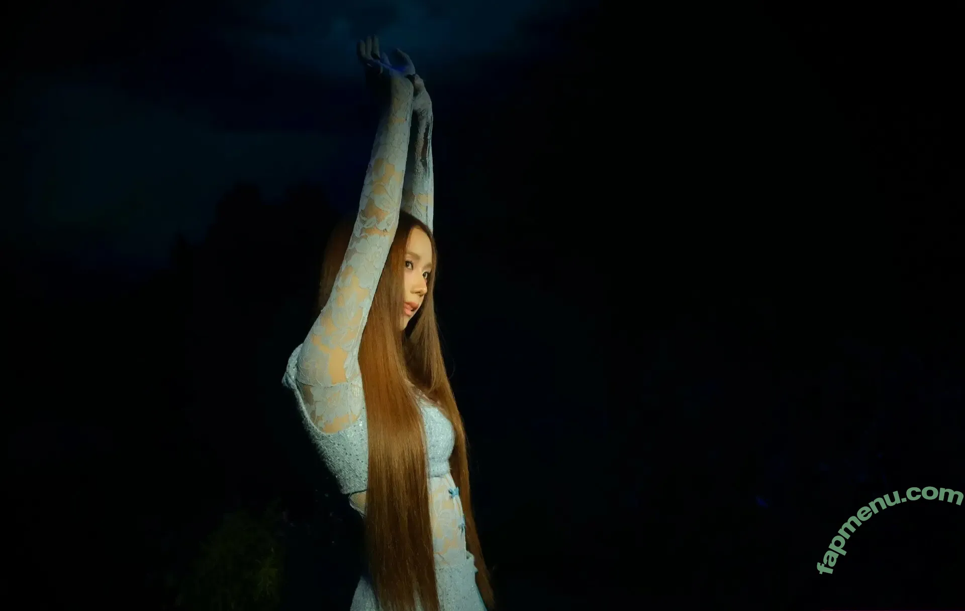 Jisoo nude photo #1093 (BLACKPINK / qenshizu / sooyaaa__)