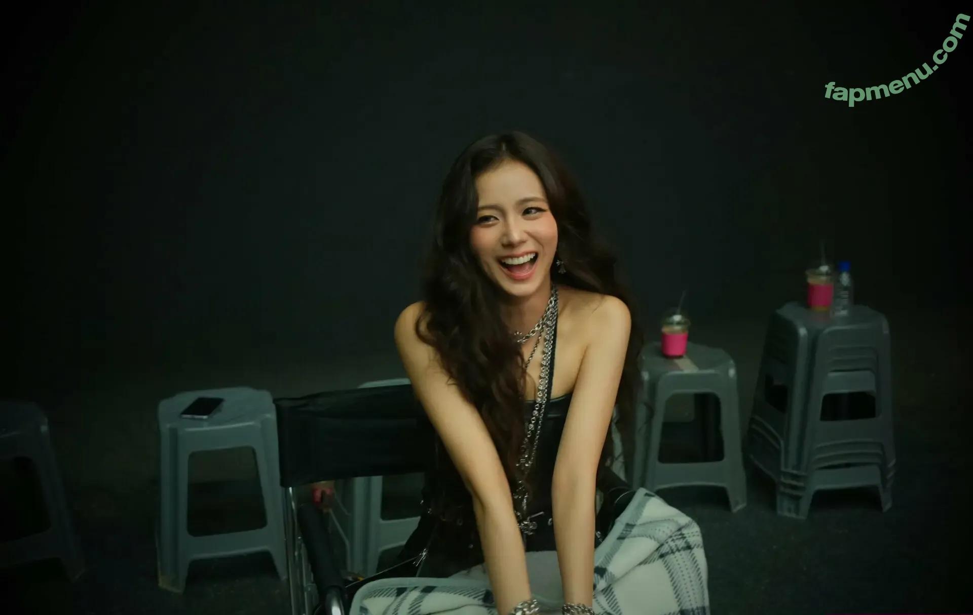 Jisoo nude photo #1094 (BLACKPINK / qenshizu / sooyaaa__)