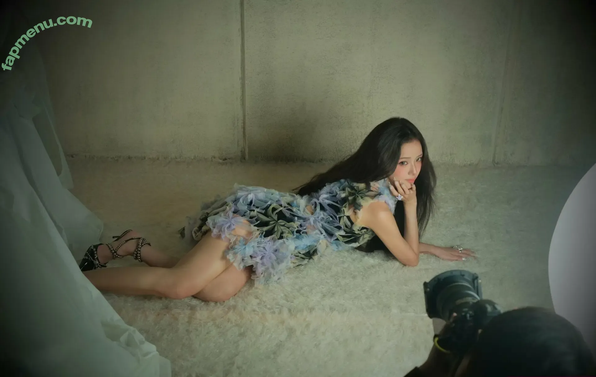 Jisoo nude photo #1098 (BLACKPINK / qenshizu / sooyaaa__)