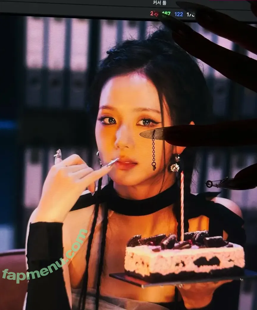 Jisoo nude photo #1120 (BLACKPINK / qenshizu / sooyaaa__)