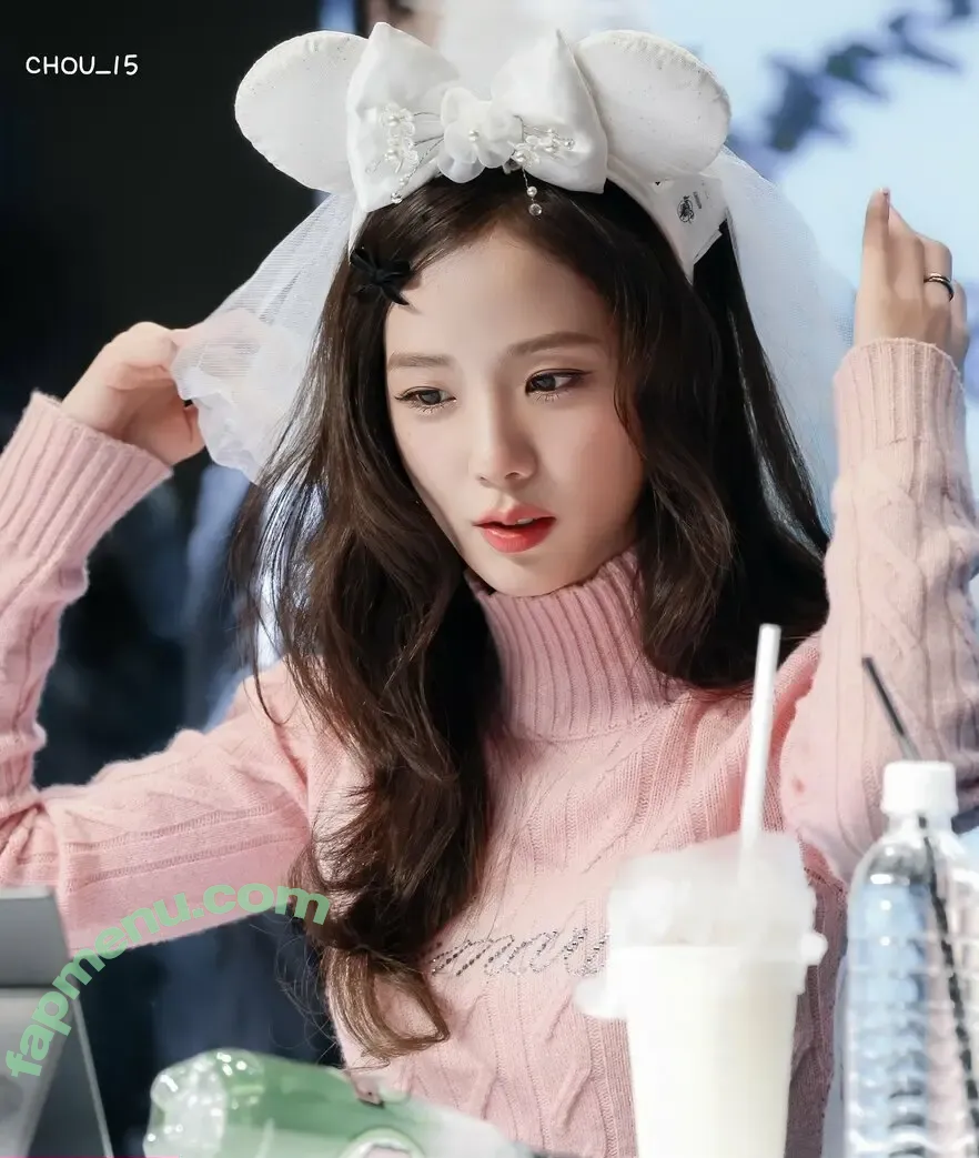 Jisoo nude photo #1136 (BLACKPINK / qenshizu / sooyaaa__)