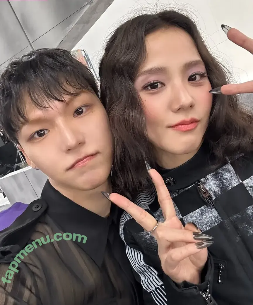 Jisoo nude photo #1142 (BLACKPINK / qenshizu / sooyaaa__)